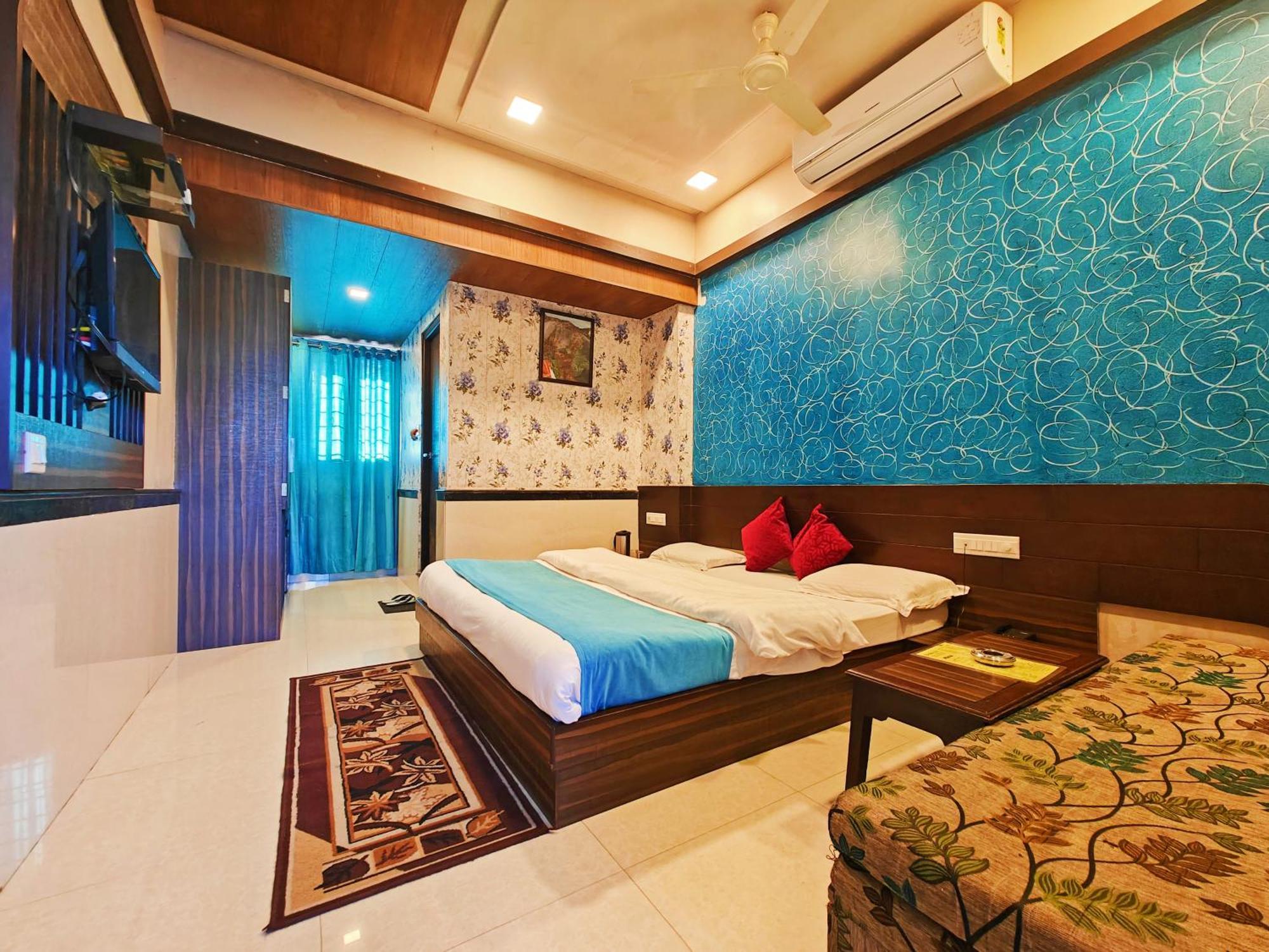 Hotel Saraswati Маунт-Абу Экстерьер фото
