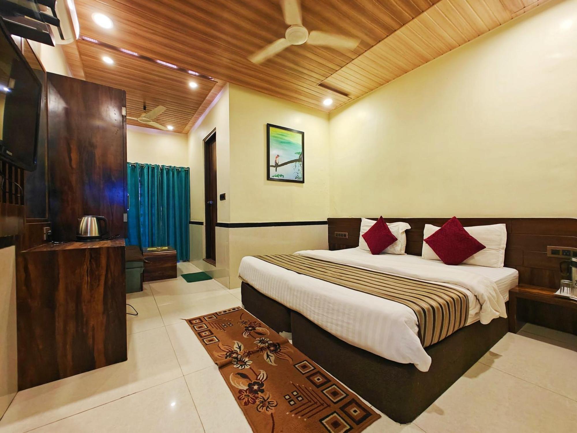 Hotel Saraswati Маунт-Абу Экстерьер фото
