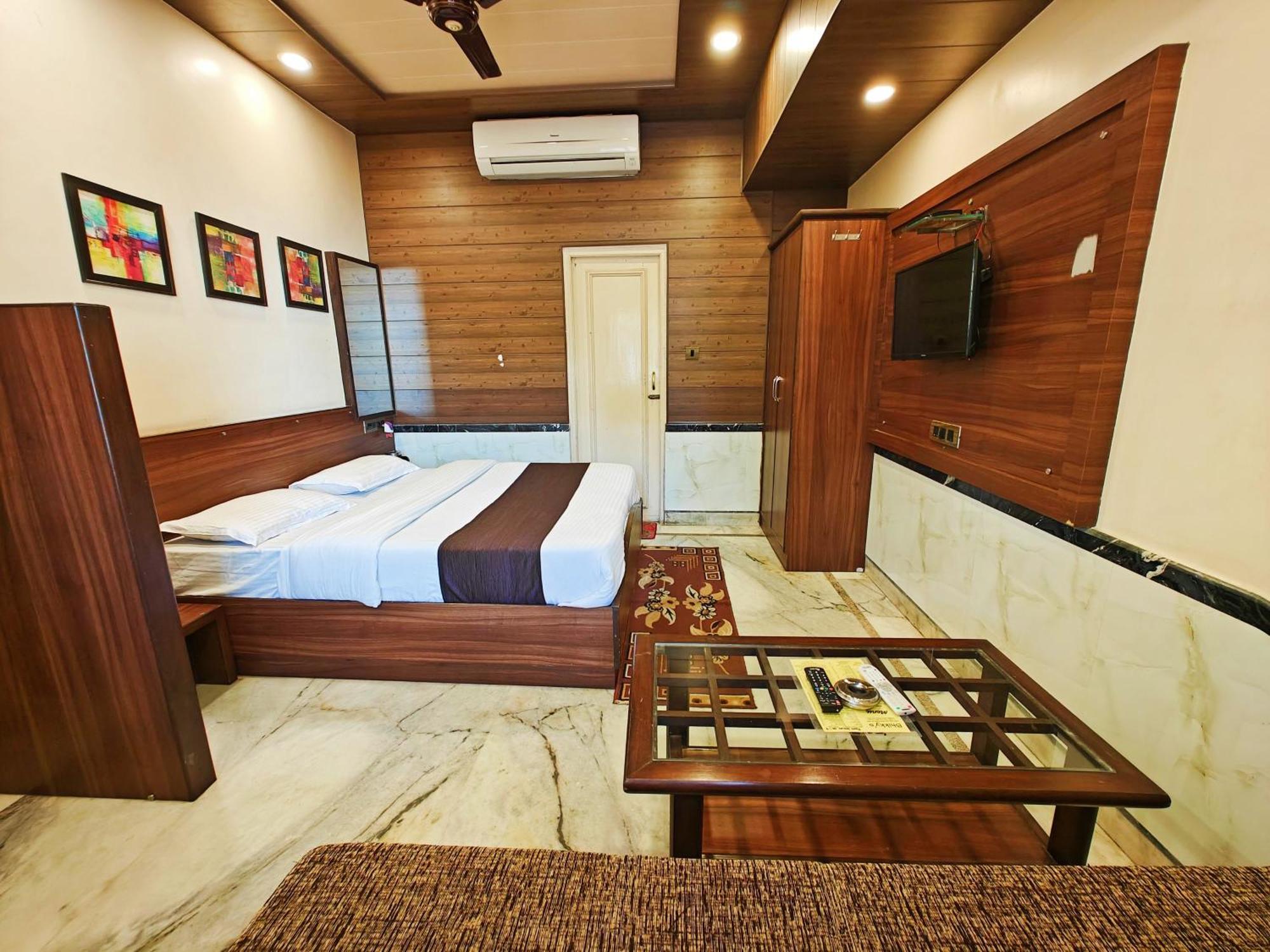 Hotel Saraswati Маунт-Абу Экстерьер фото